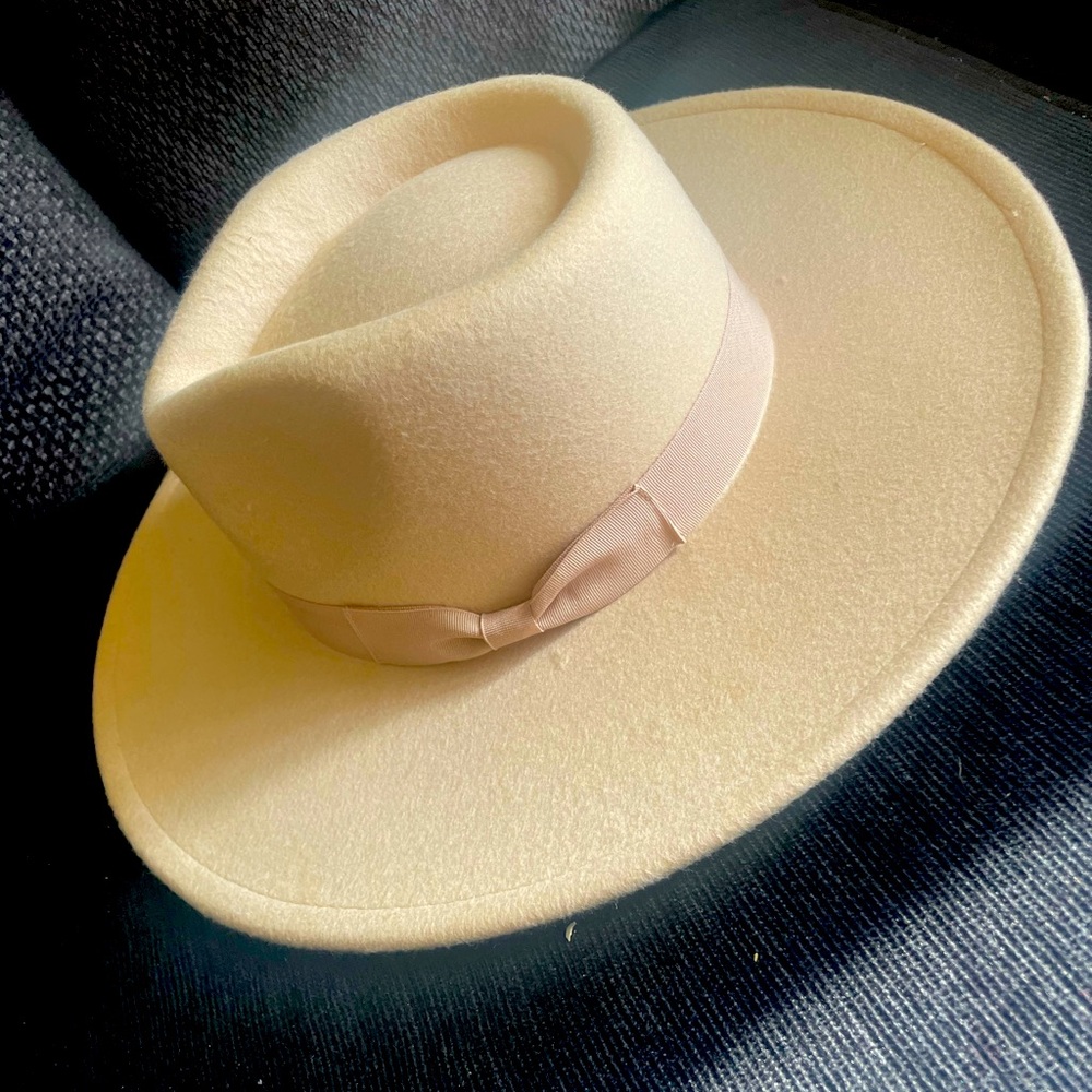 Nude wide brim hat